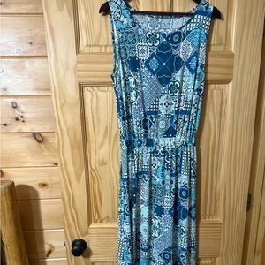 Ladies dress size small never wore in great condition